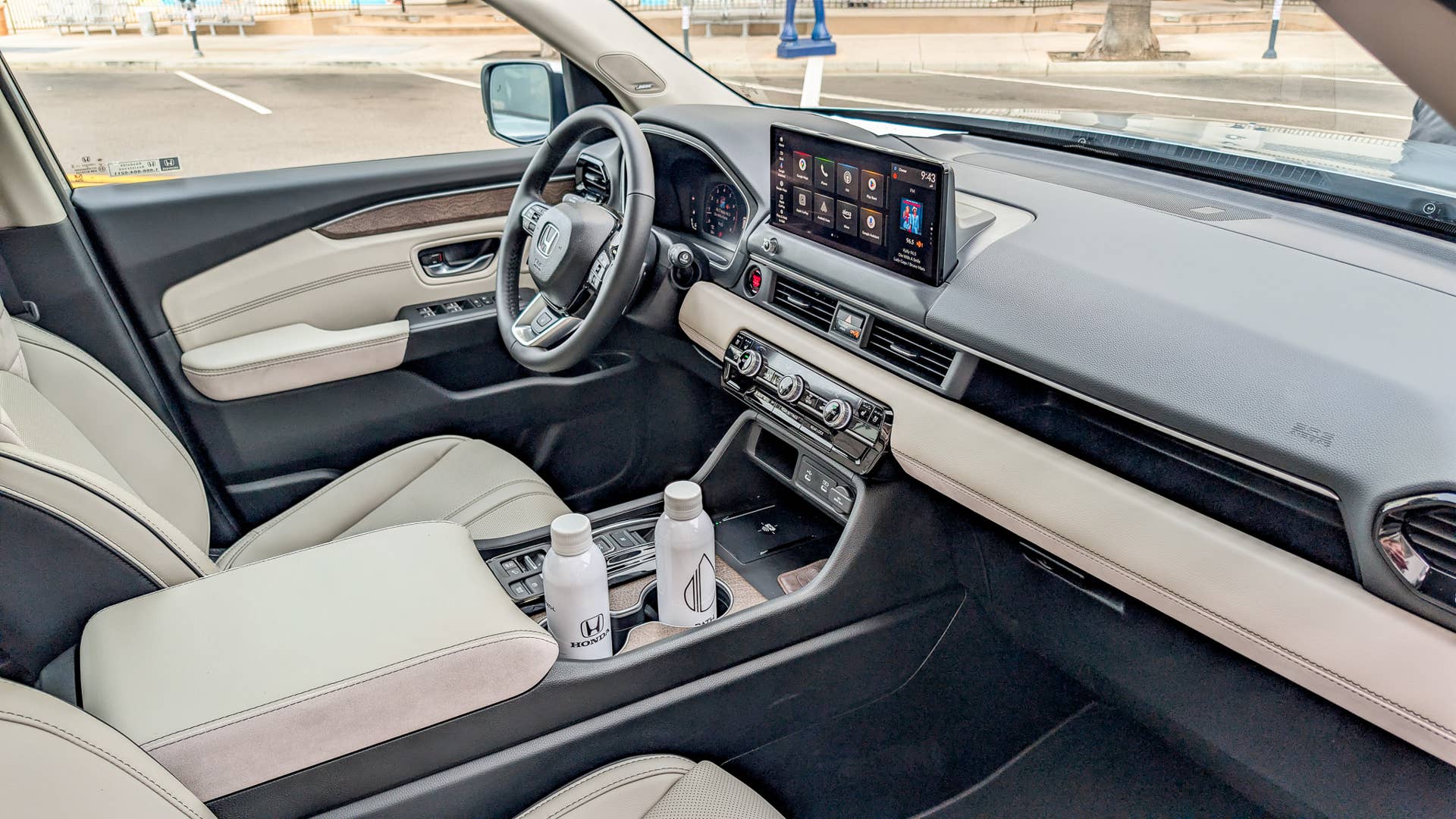 The interior of a 2026 Honda Pilot Elite AWD