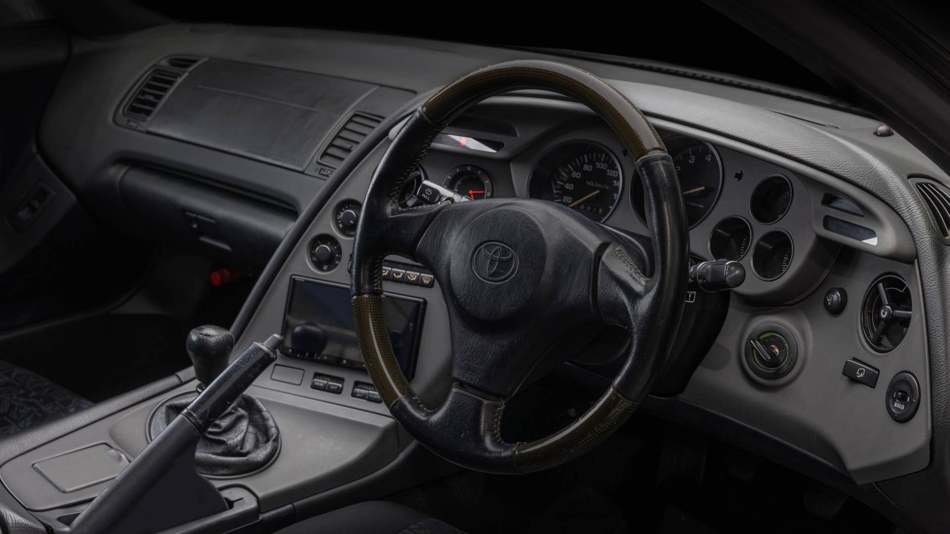 toyota-supra-a80-dashboard-