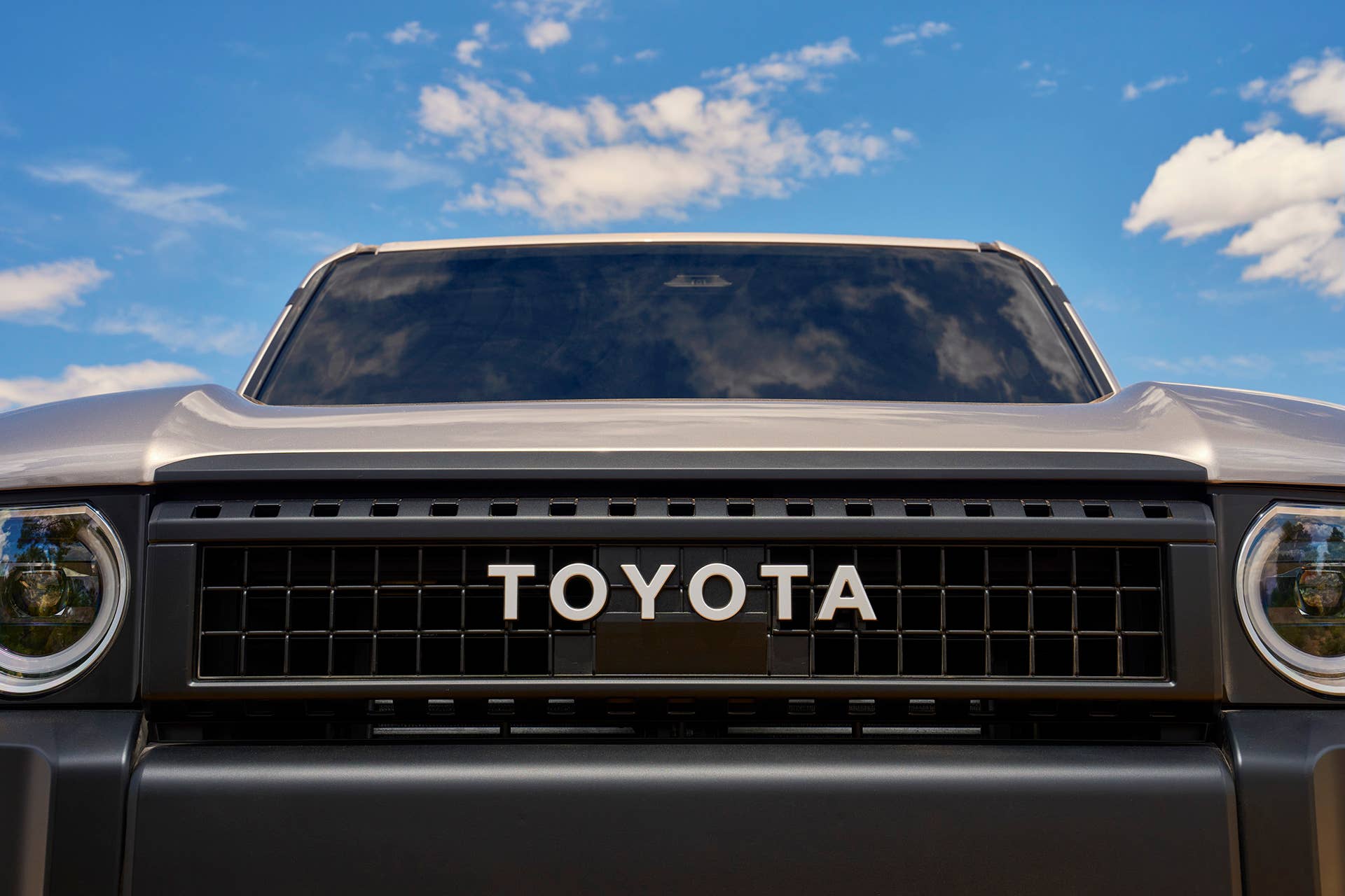 2027_toyota_land_cruiser_1958_007.jpg?io=1&profile=rss