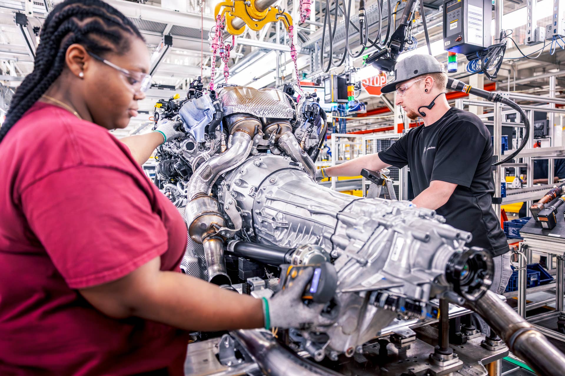 neuer-mercedes-benz-gle-und-neuer-mercedes-benz-gls-weltpremieren-im-rahmen-der-feierlichkeiten-zum-fnfmillionsten-fahrzeug-aus-dem-mercedes-benz-werk-tuscaloosaworld-premieres-of-new-gle-and-gls-mark.jpg?io=1&profile=rss