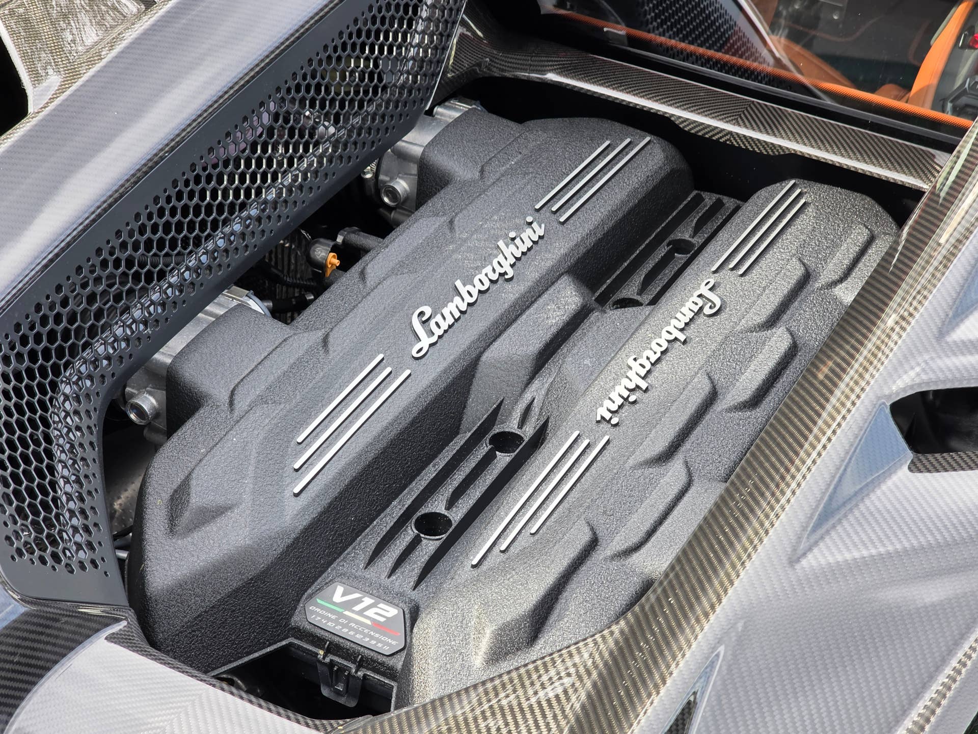 Lamborghini Revuelto