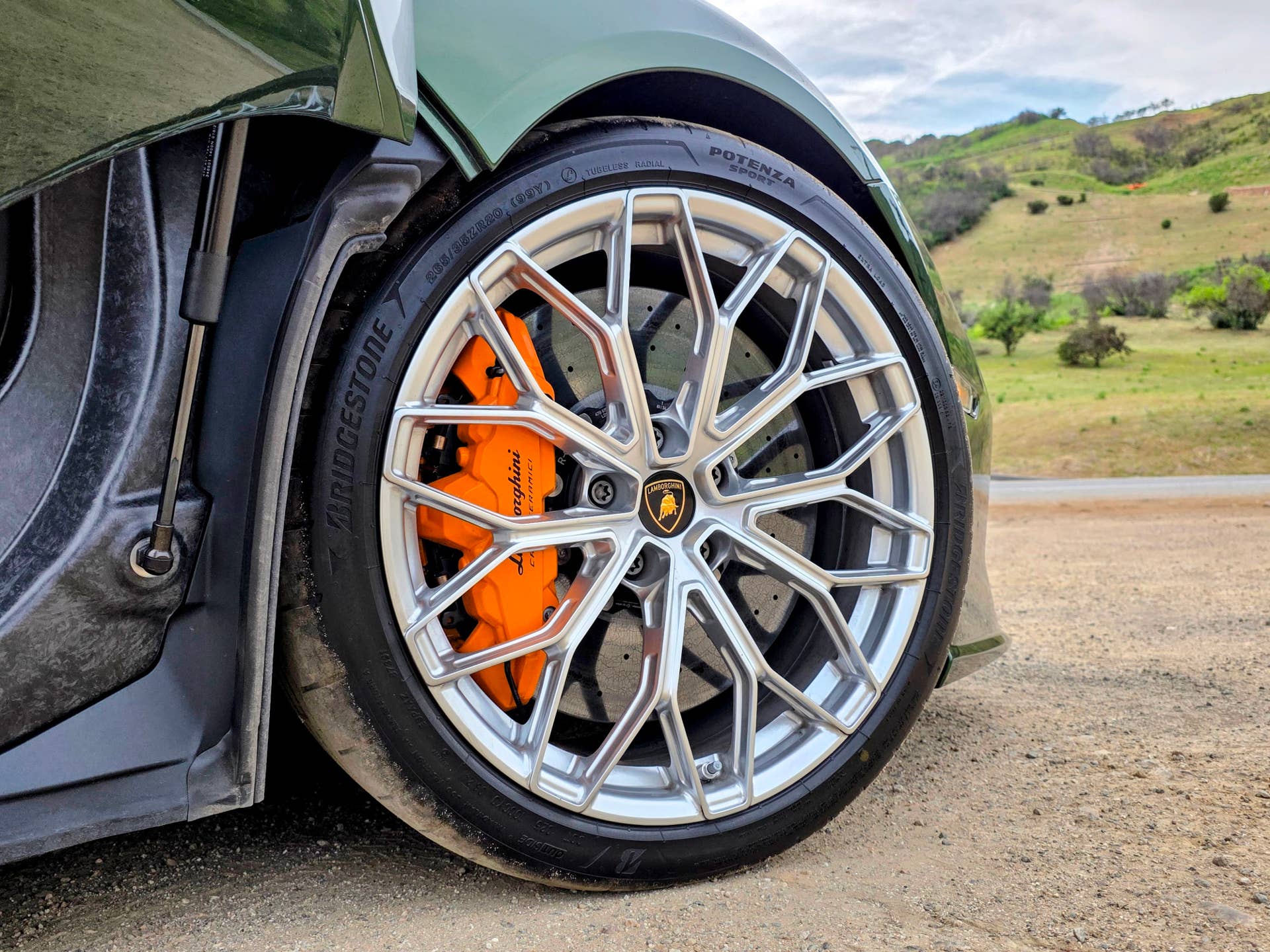 Lamborghini Revuelto
