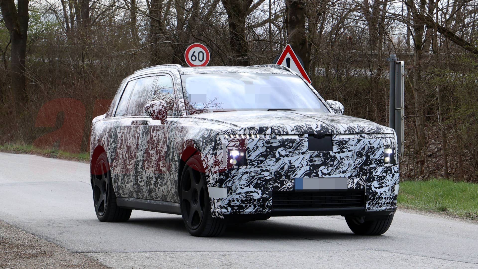2027-rolls-royce-electric-suv.jpg
