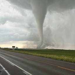 Spring Storm Warning: Tornadoes, Baseball-Size Hail & 70 MPH Winds Threaten I-35 & I-44 Across Texas & Oklahoma This Weekend