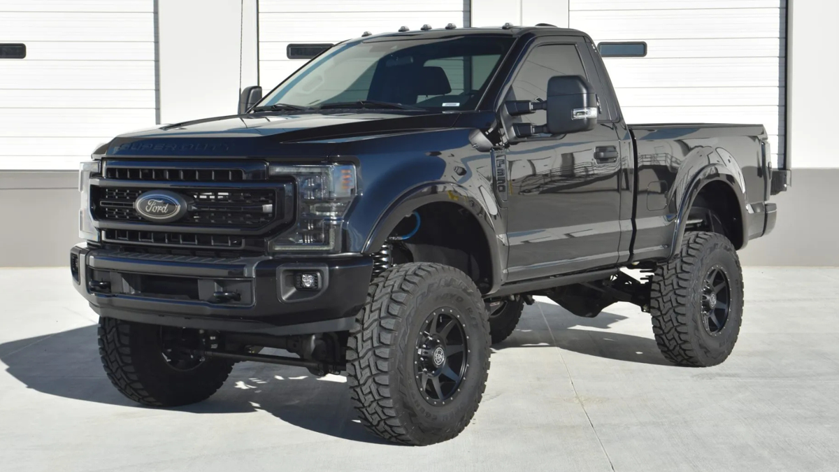 This Shortened Godzilla V8 Ford F-350 Shows Why Bigger Isn’t Always Better