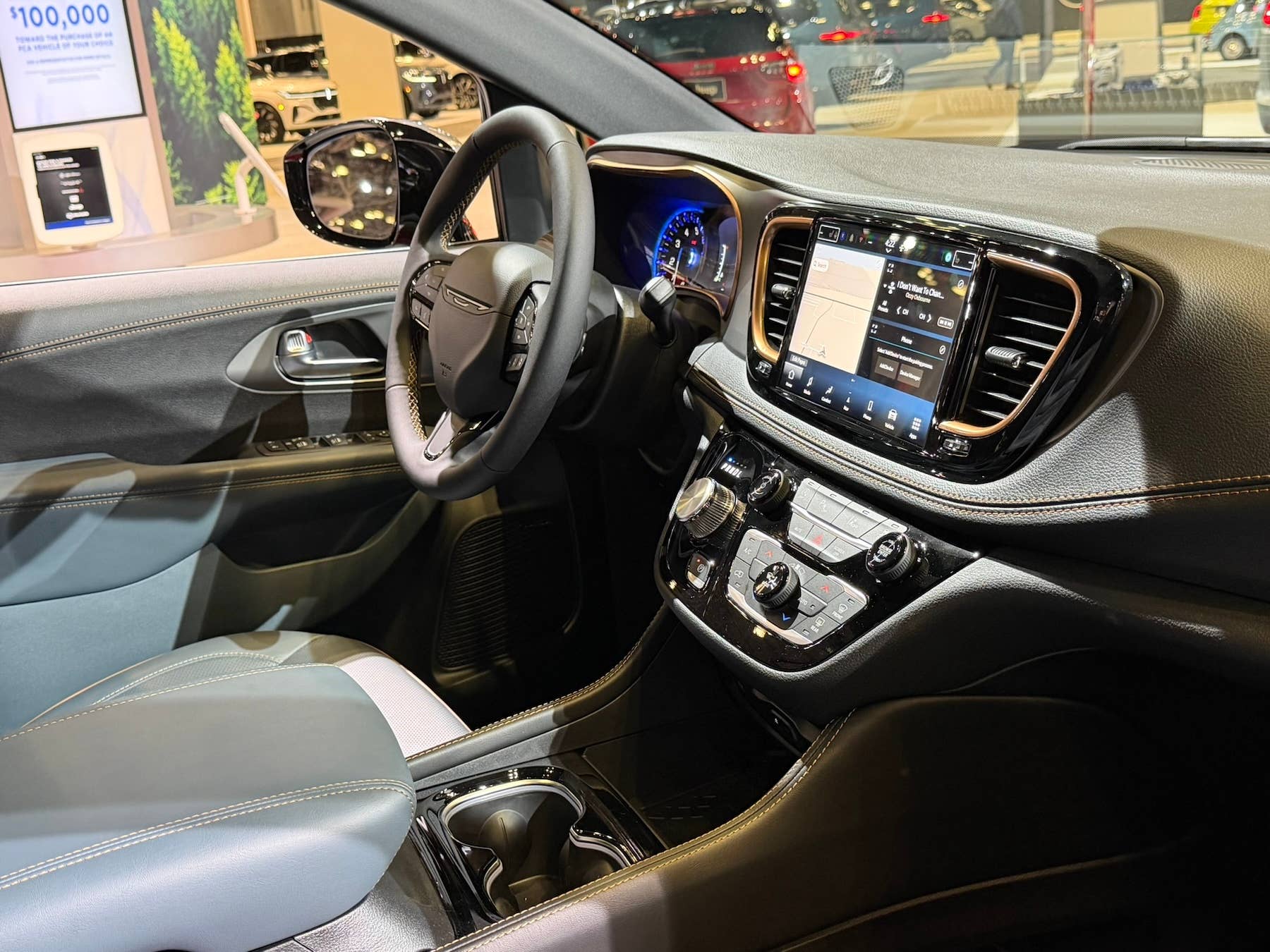 2027 Chrysler Pacifica Looks Striking in Person, but the Interior's