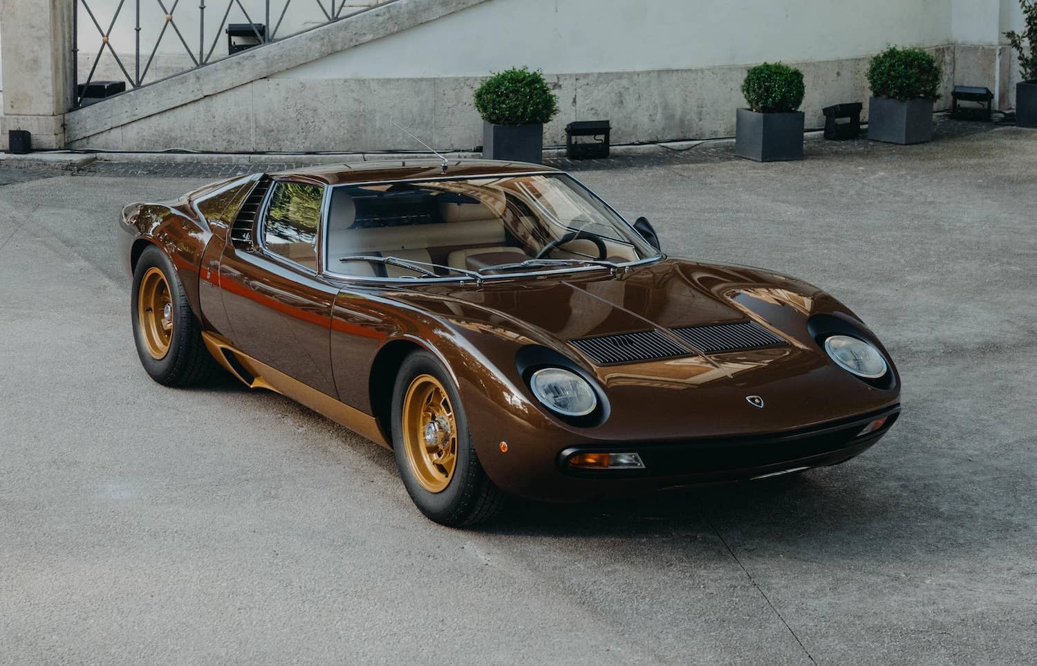 Lamborghini Miura SV Restored to Perfection After Three Years of