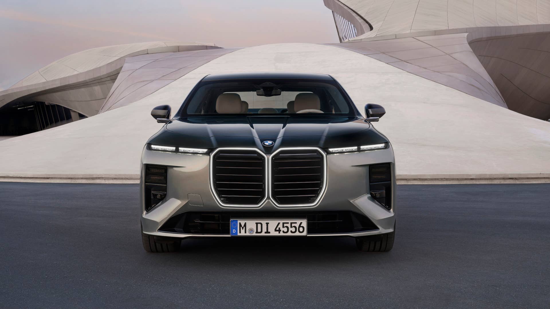 2027 BMW 7 Series silver and black front view