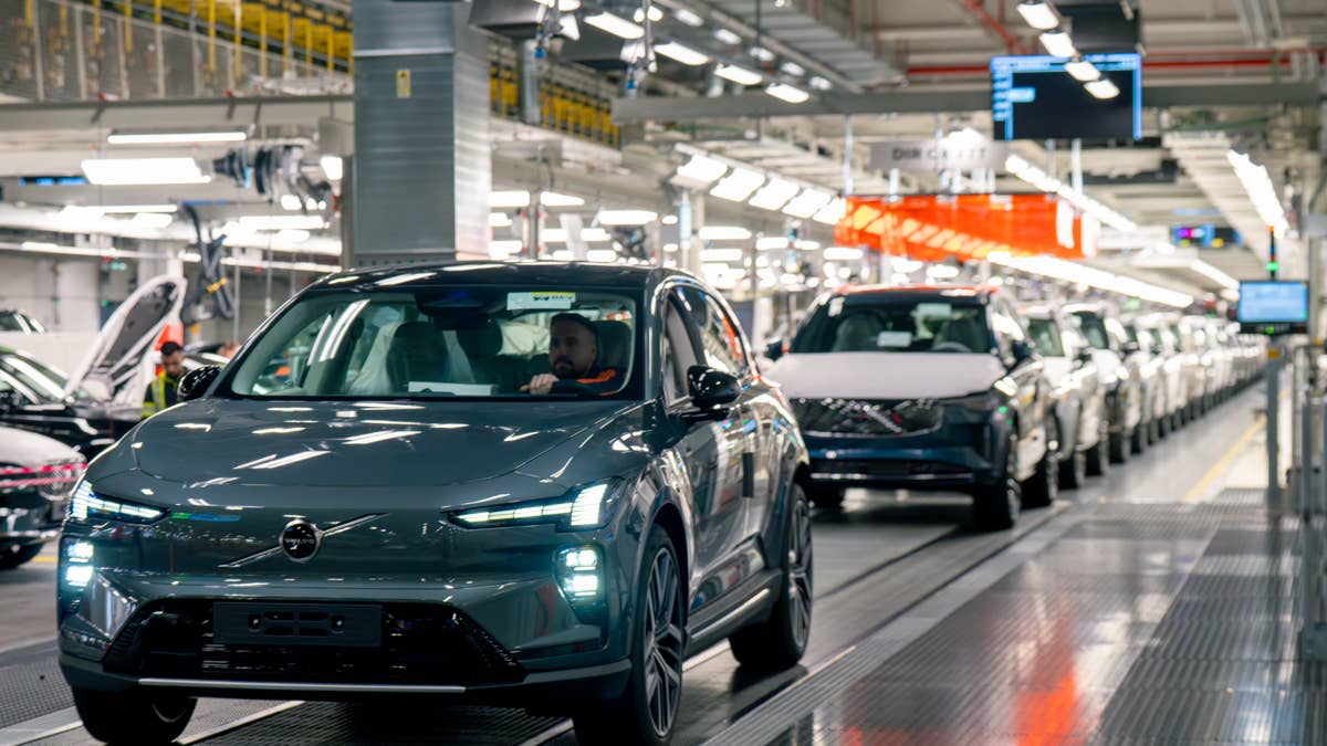 volvo-ex60-start-of-production-1.jpg?io=1&profile=rss