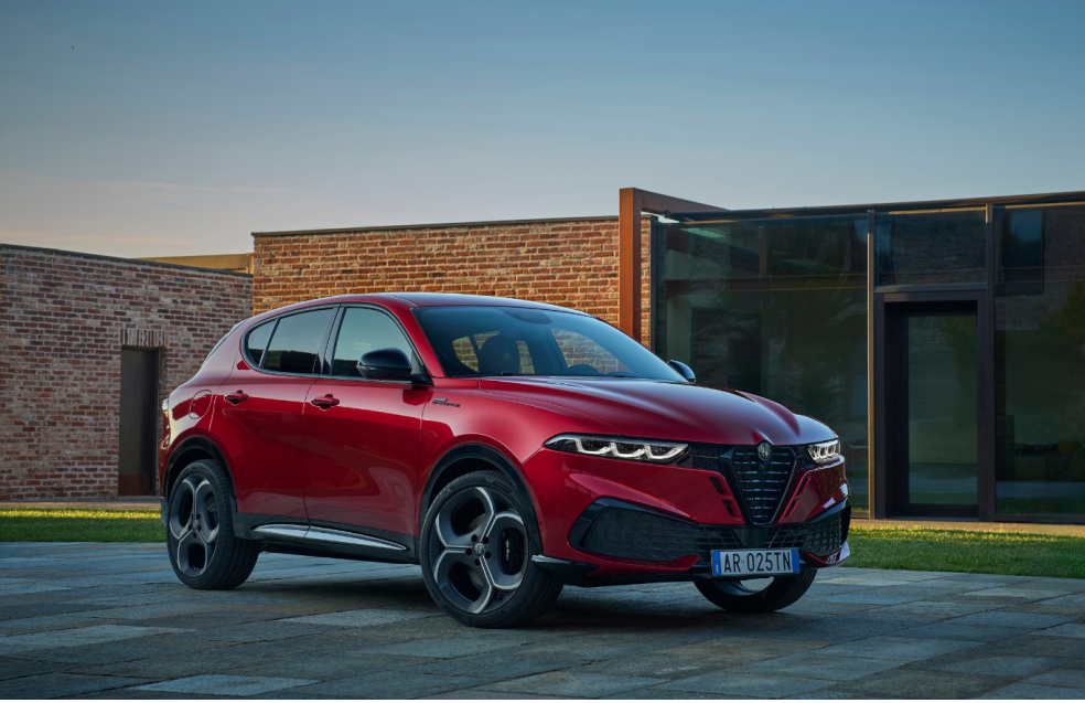 What Alfa Romeo Gets Right (and Wrong) With the Tonale - Autoblog