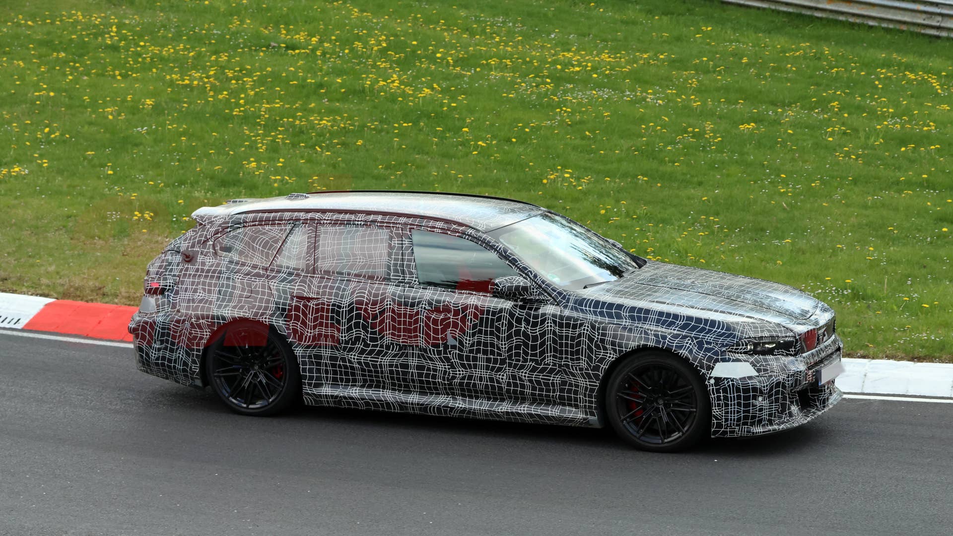 2027 BMW M5 Touring LCI spy shot
