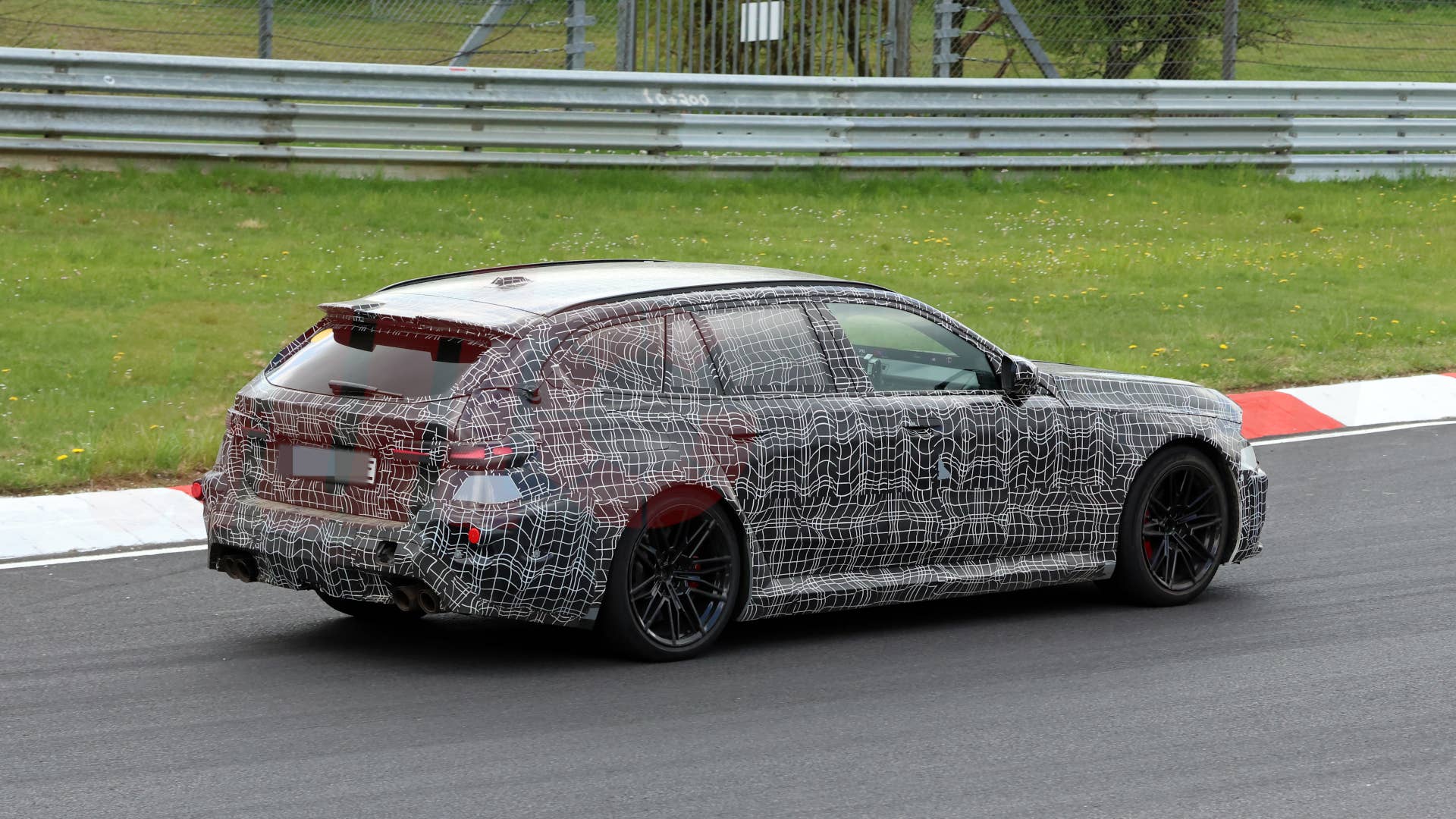 2027 BMW M5 Touring LCI spy shot