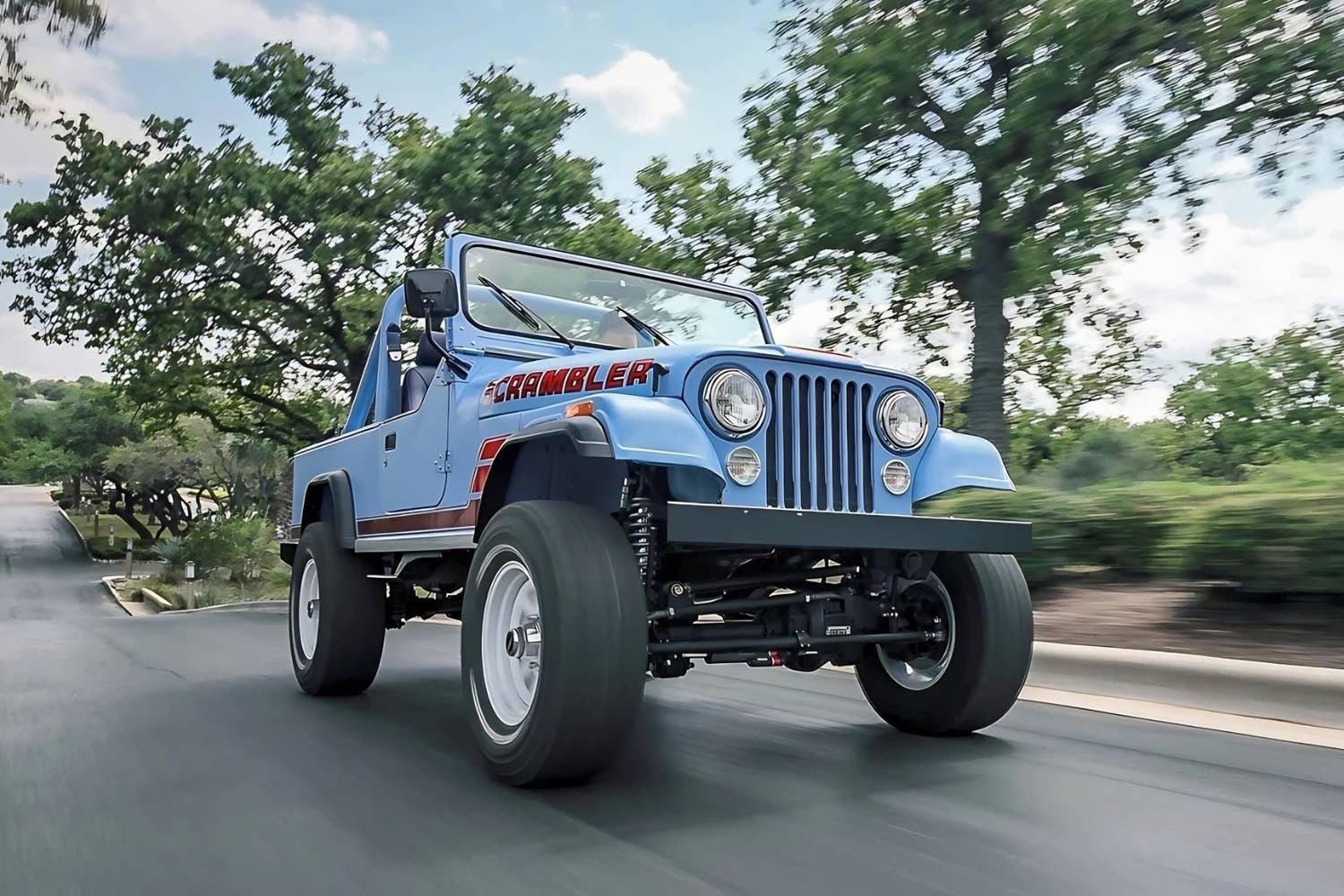 Vigilante Jeep Scrambler klasik tarz ve Hemi V8 motorla tanıtıldı