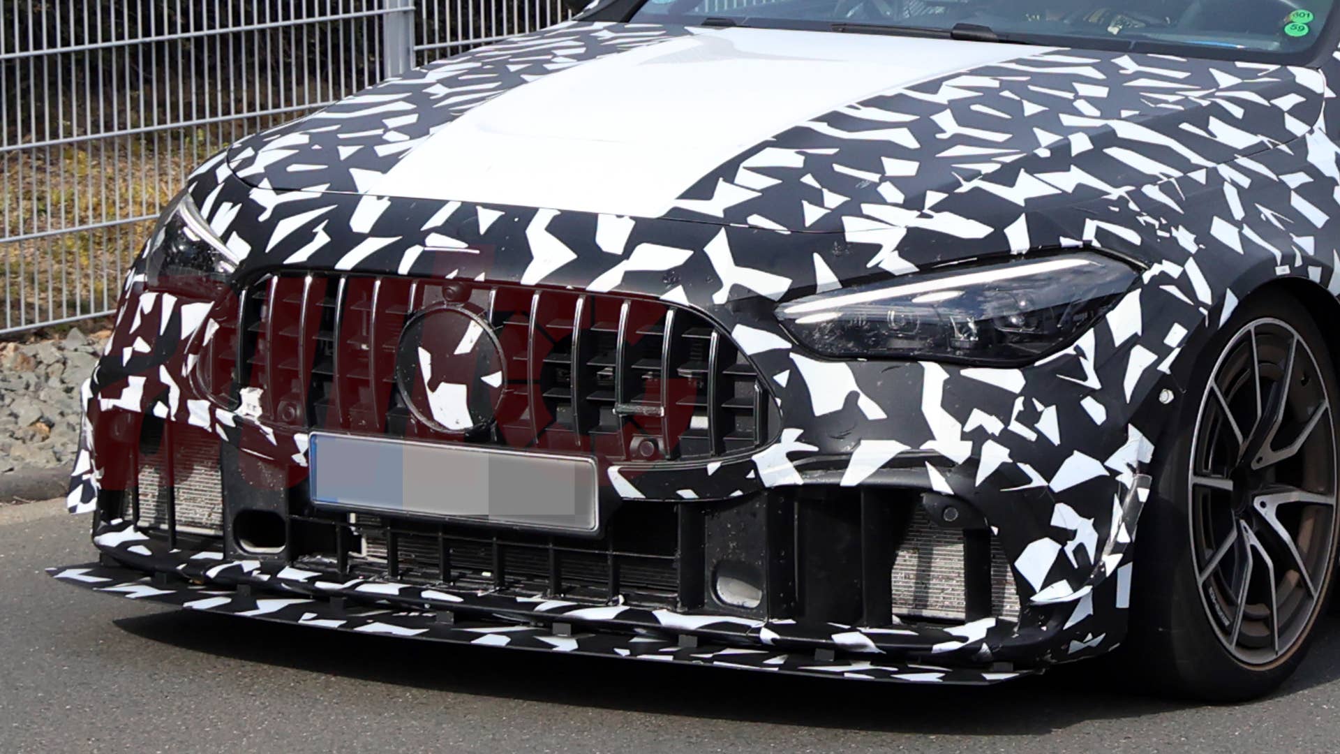 Mercedes' 646-HP AMG CLE Could Make the BMW M4 CSL Look Tame
