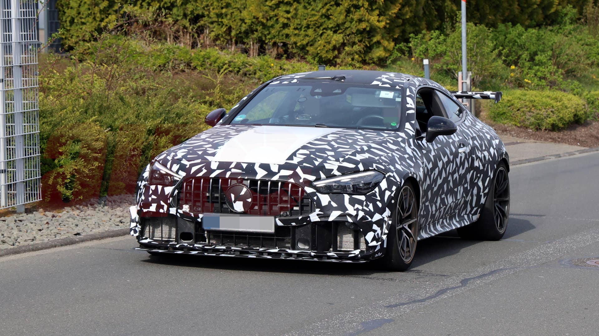 Mercedes’ 646-HP AMG CLE Could Make the BMW M4 CSL Look Tame - Autoblog