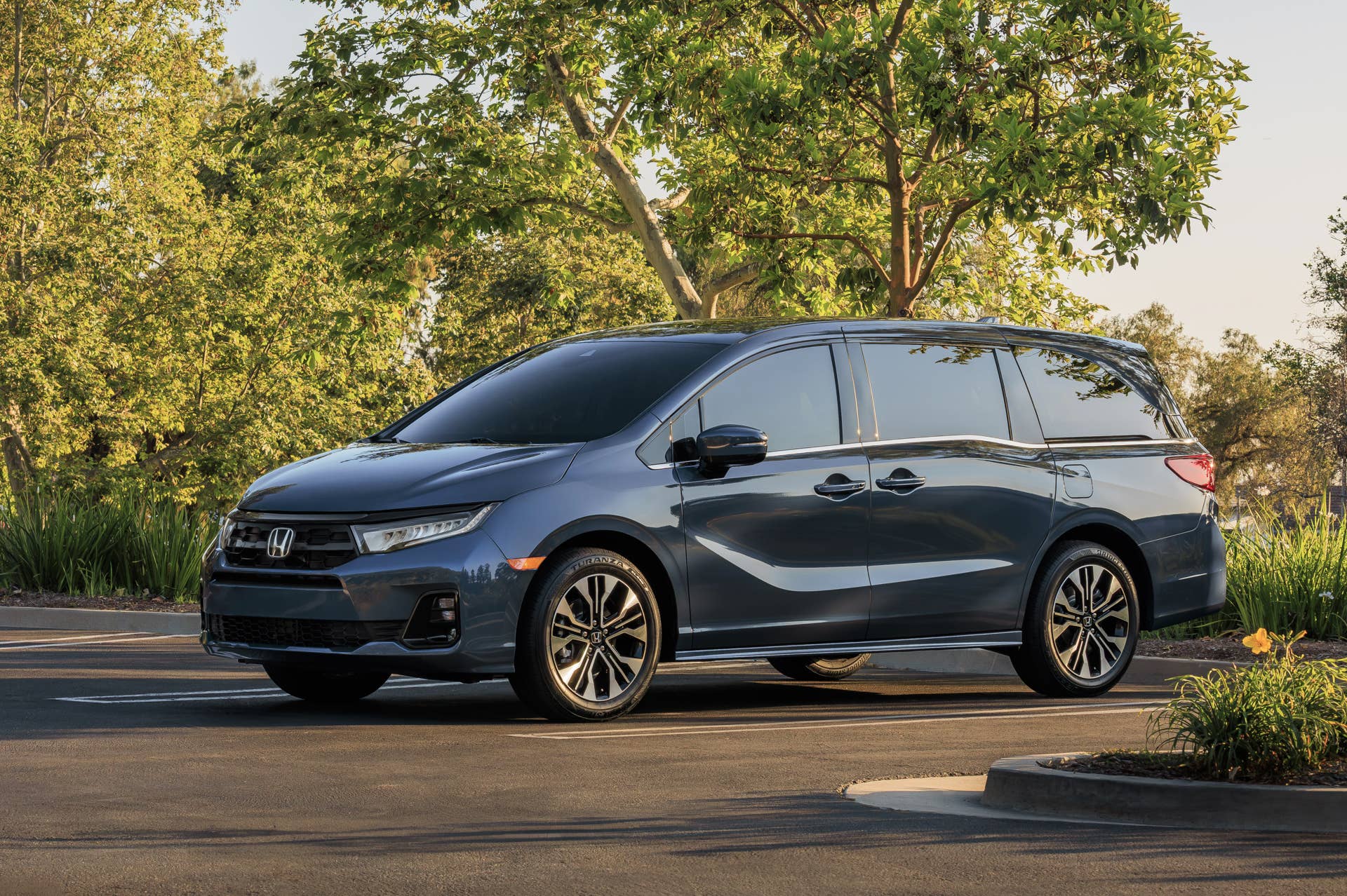 2026 Honda Odyssey Review, Specs, Pricing and Warranty - Autoblog