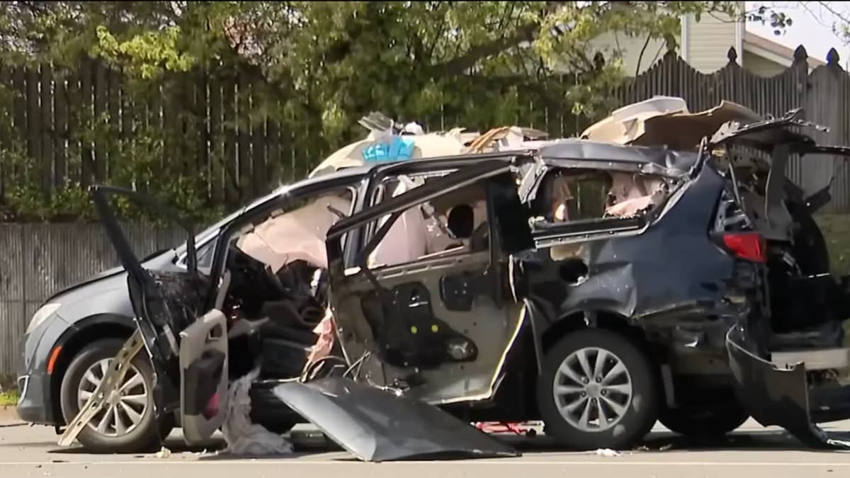 chrysler-pacifica-after-propane-tank-exploded-inside-1.jpg?io=1&profile=rss