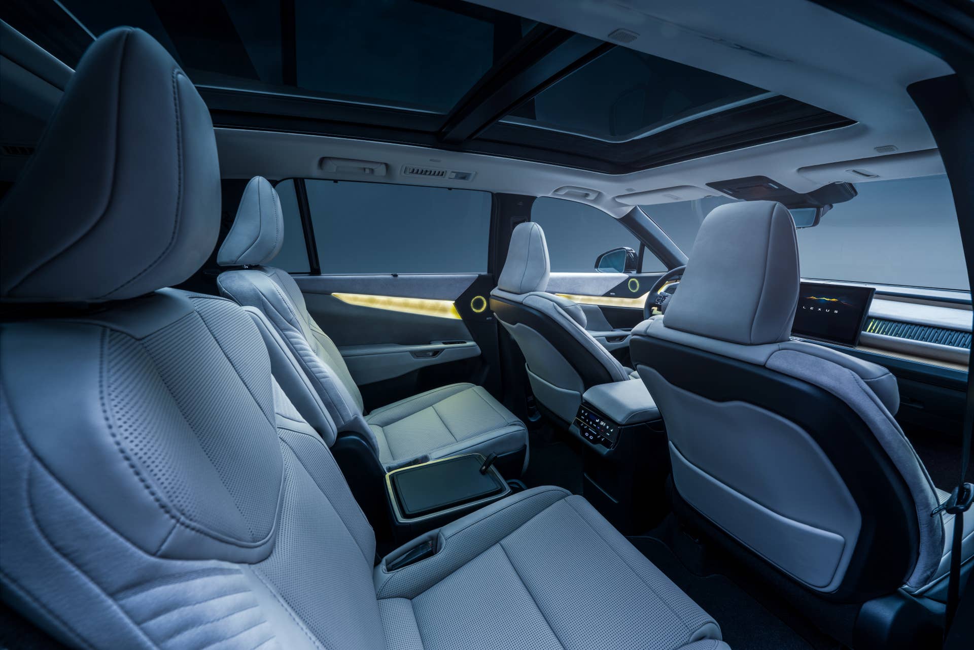 2027 Lexus TZ interior 2nd row captain's chairs