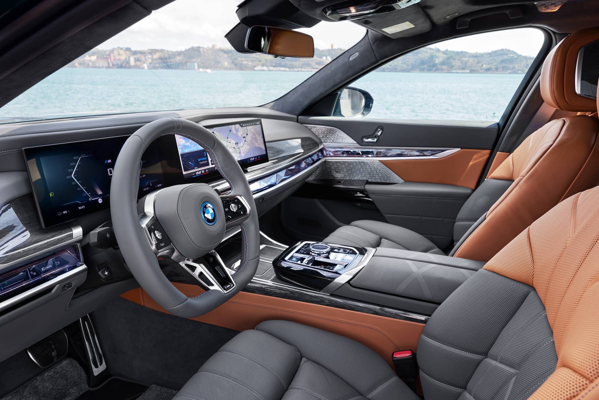 2025 BMW i7 Review, Specs, Pricing, and Warranty - Autoblog