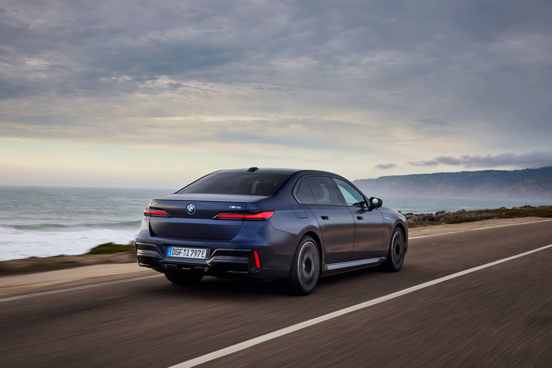 2025-2026 BMW i7
