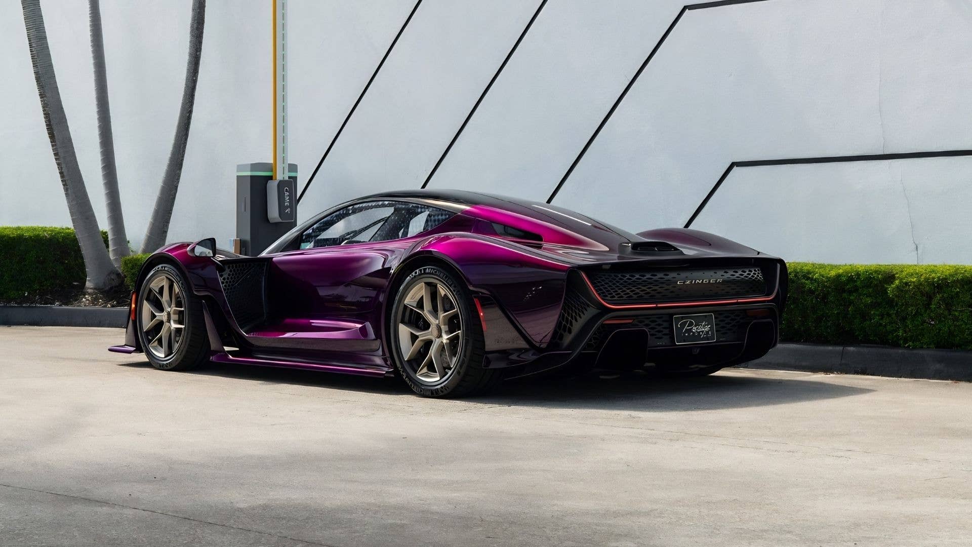 Czinger 21C VMax Turns 1,250 HP Into A Color-Shifting Purple