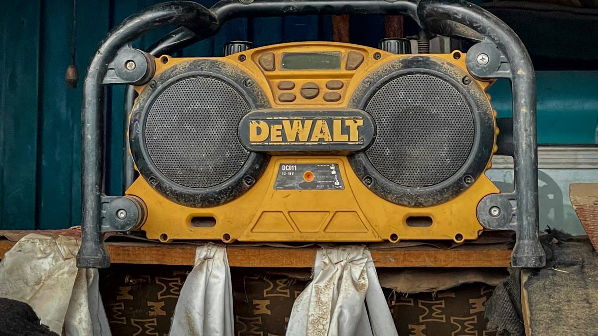DeWalt’s $169 20V Max Powerstack Battery Is Now 47% Off at Amazon