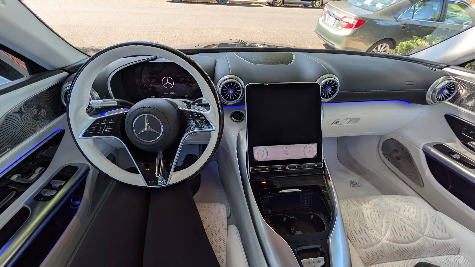 The driver's center of the 2026 Mercedes-Maybach SL 680