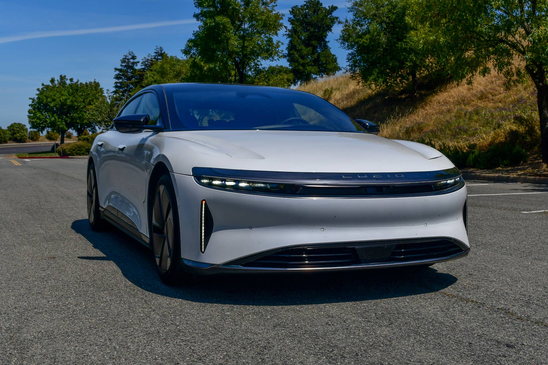 The front quarter end of the 2026 Lucid Air Touring