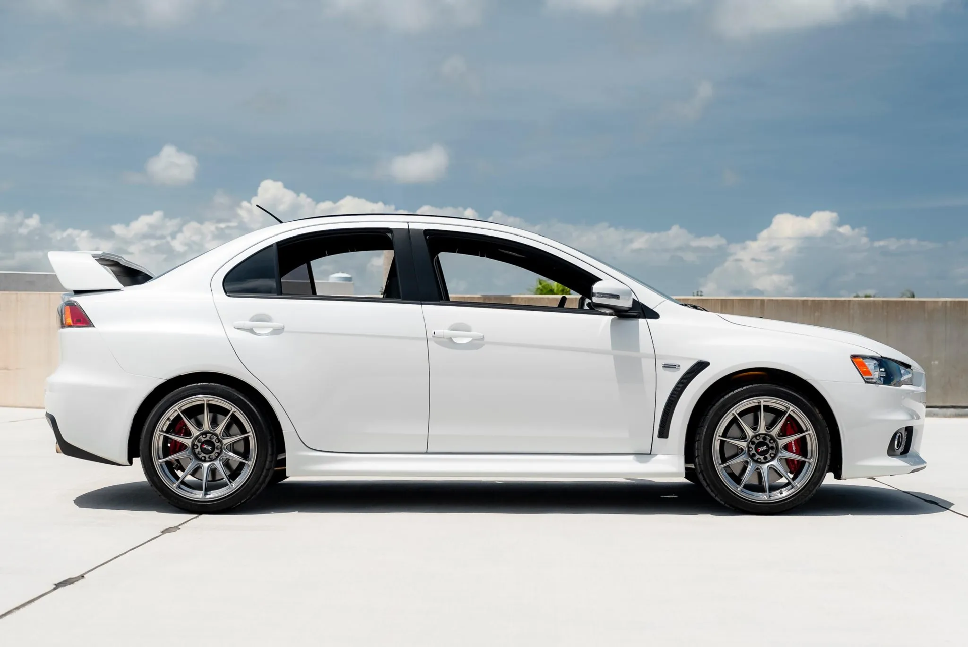 Mitsubishi's Last Lancer Evolution Just Surfaced With Only 722