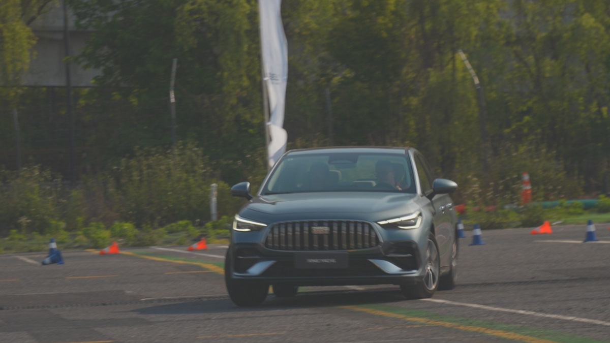 geely-says-its-new-i-hev-hybrid-tech-beats-toyota.png?io=1&profile=rss