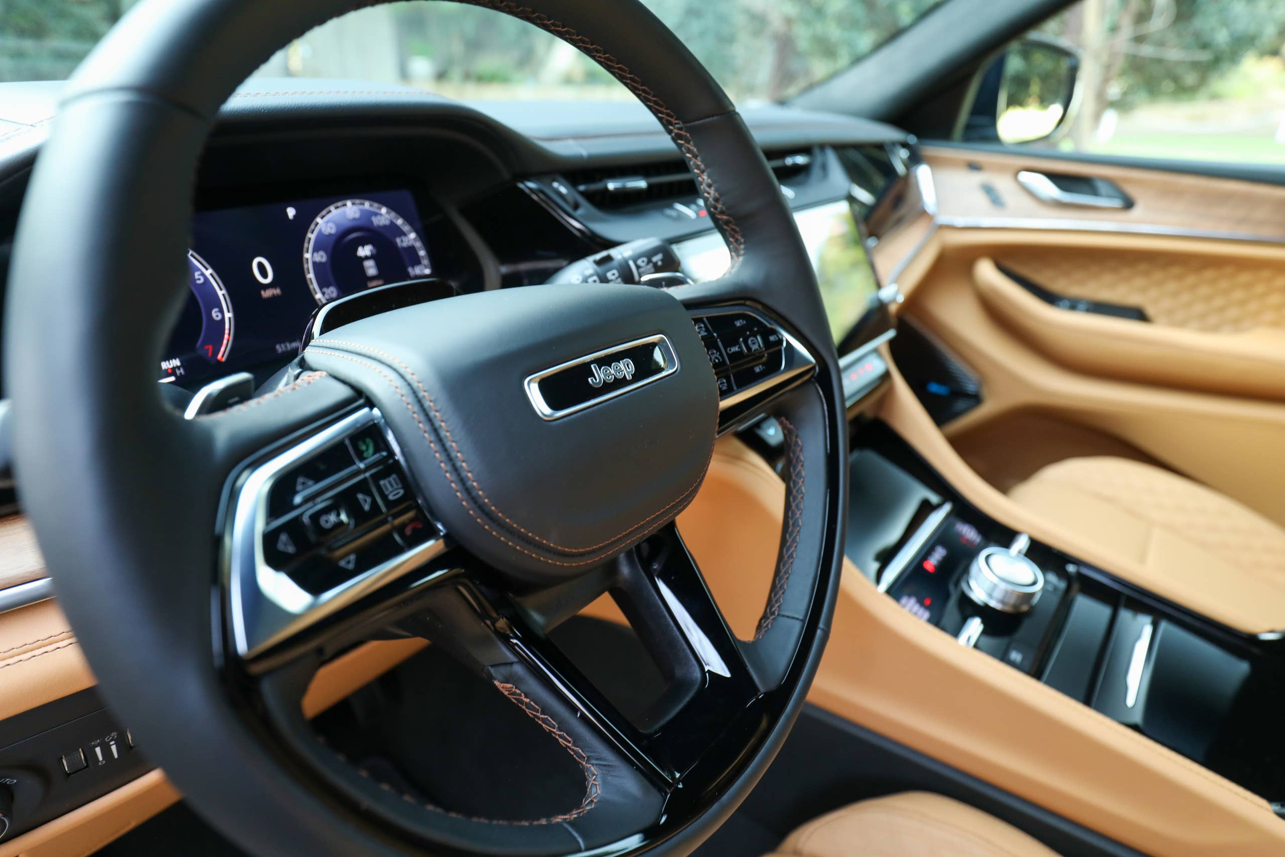 Warning Flags Rope Jeep Recalls Nearly 202,000 SUVs Because Tire Warning May Fail - Autoblog