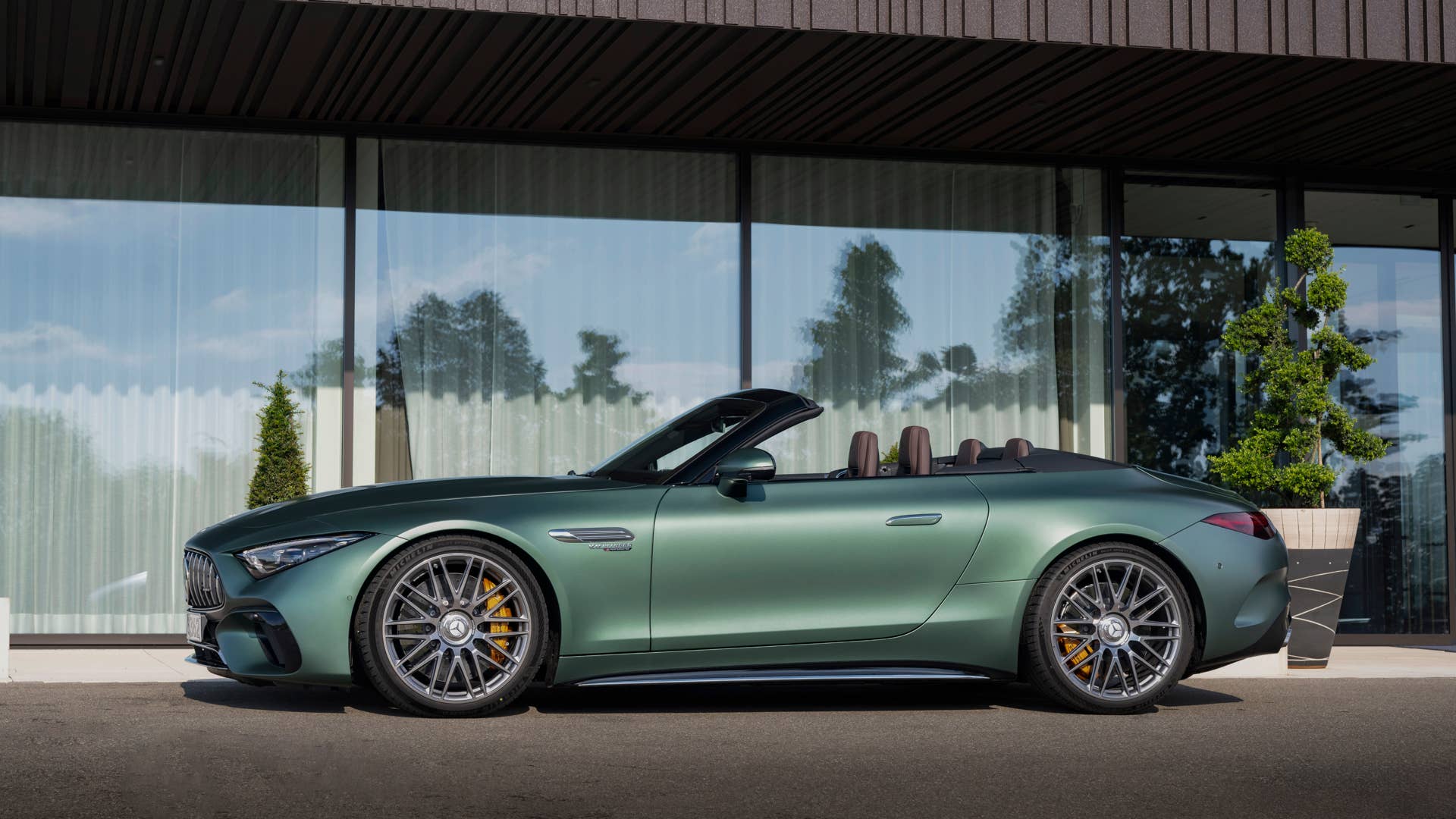 2025-2026 Mercedes-AMG SL-Class