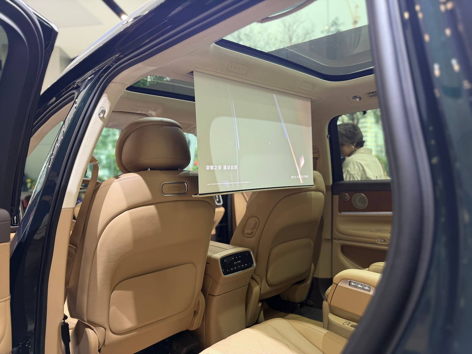 Chinese Cars Inside China’s Luxury Car Seats May Be Too Comfortable To Be Safe - Autoblog