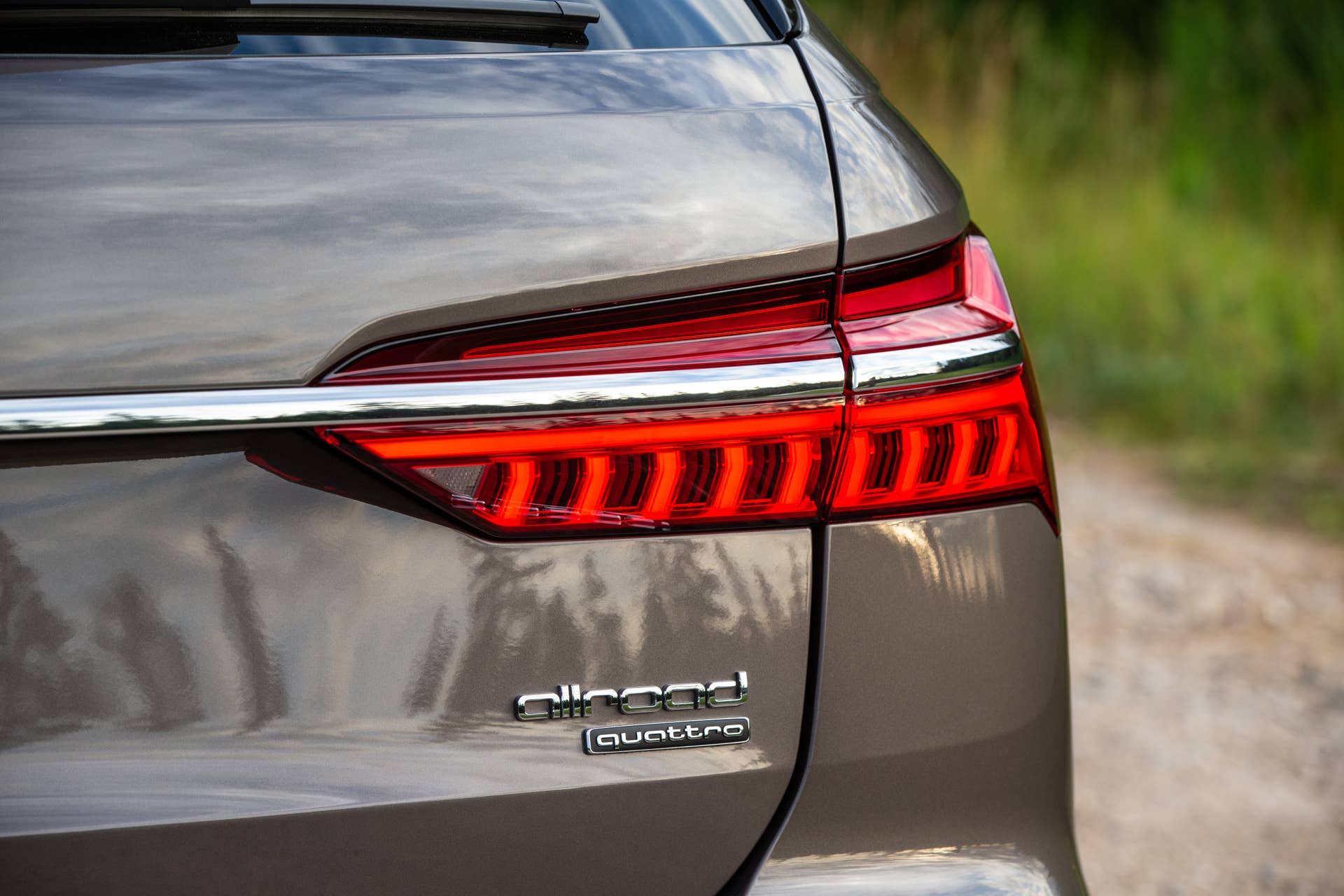 2025-2026 Audi A6 Allroad bronze LED taillight
