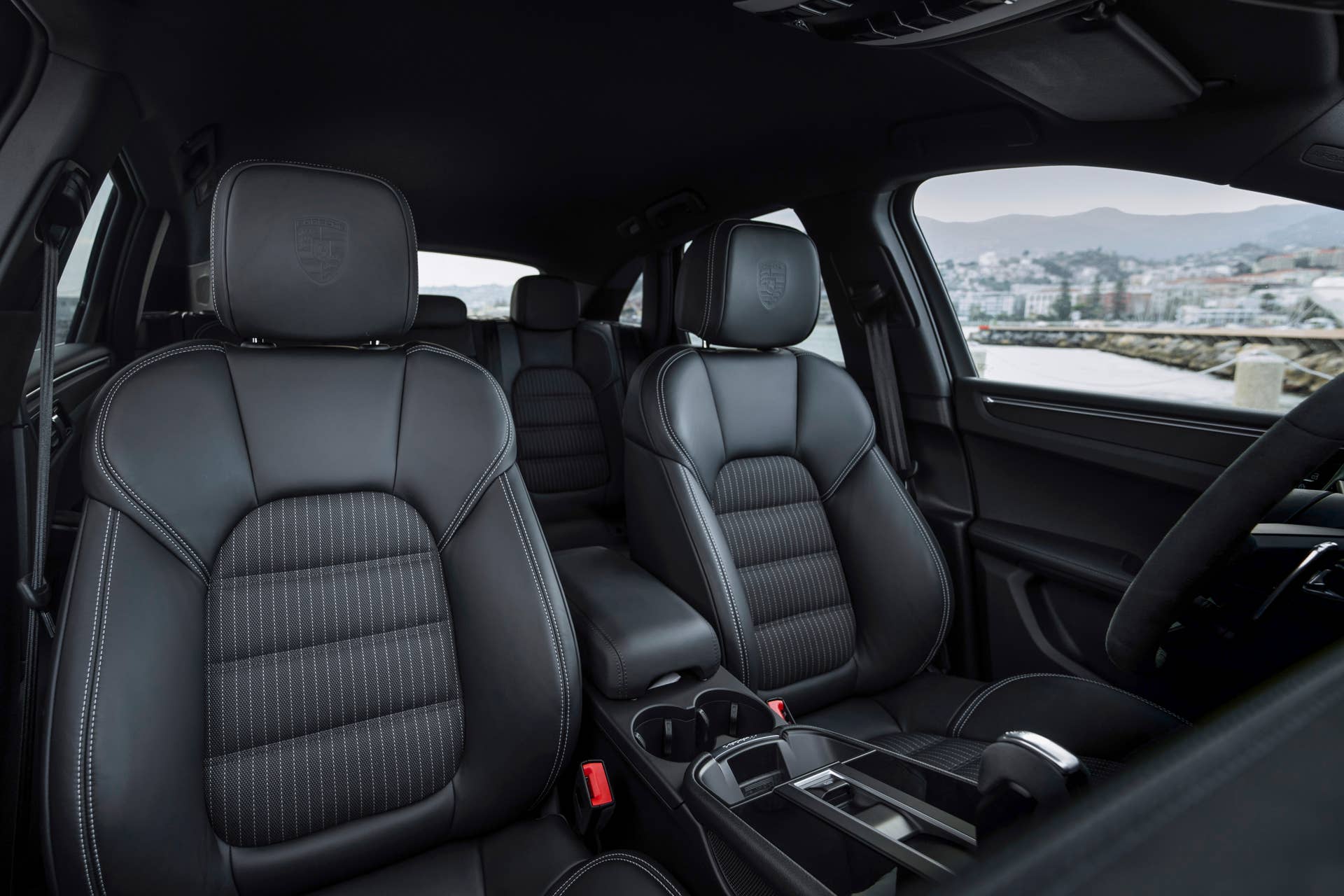 2025-2026 Porsche Macan