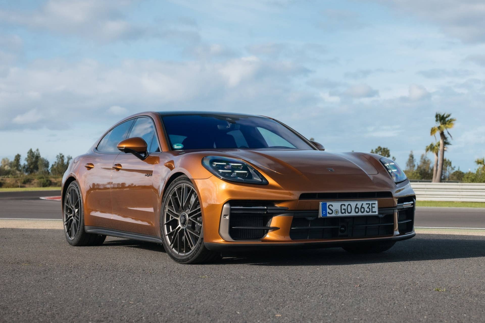 2026 Porsche Panamera Turbo E-Hybrid bronze front angled view