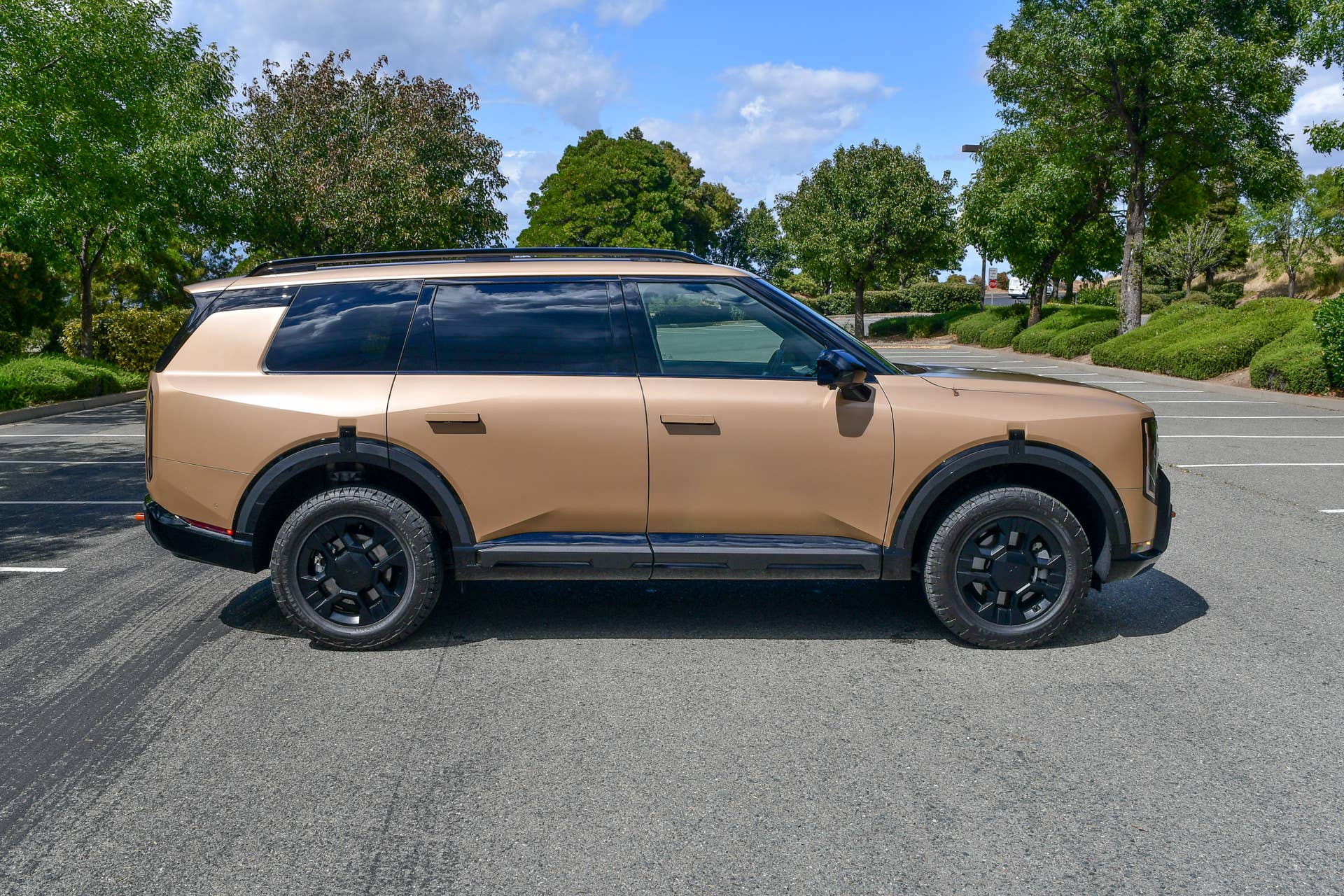 The side profile of the 2027 Kia Telluride