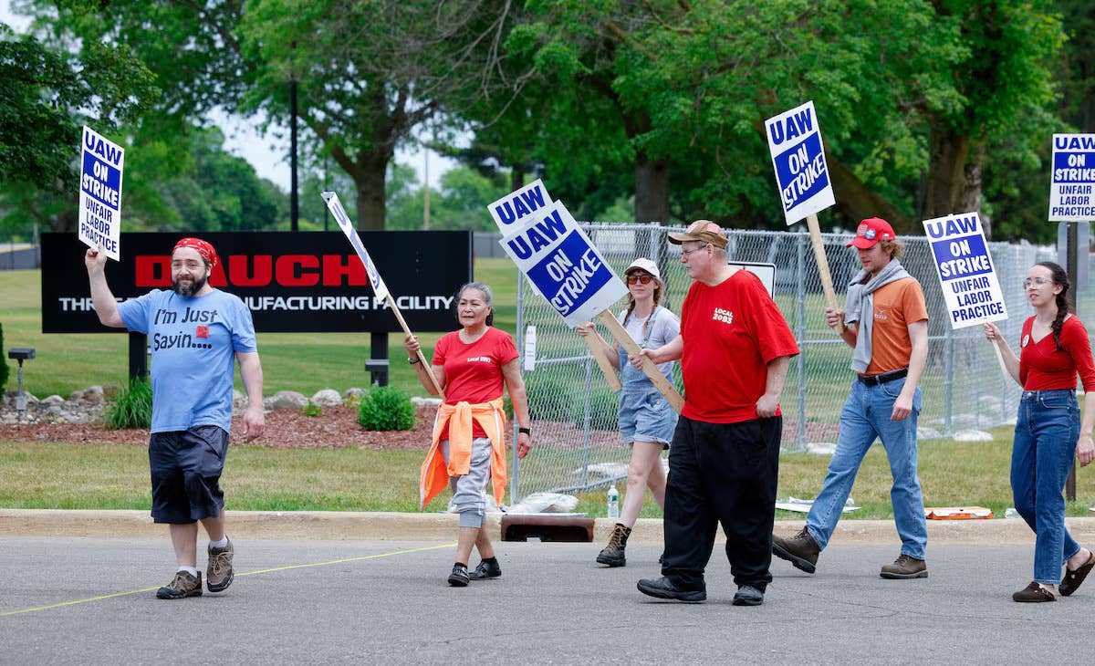 GM has two weeks before a strike could hit Silverado and Sierra production