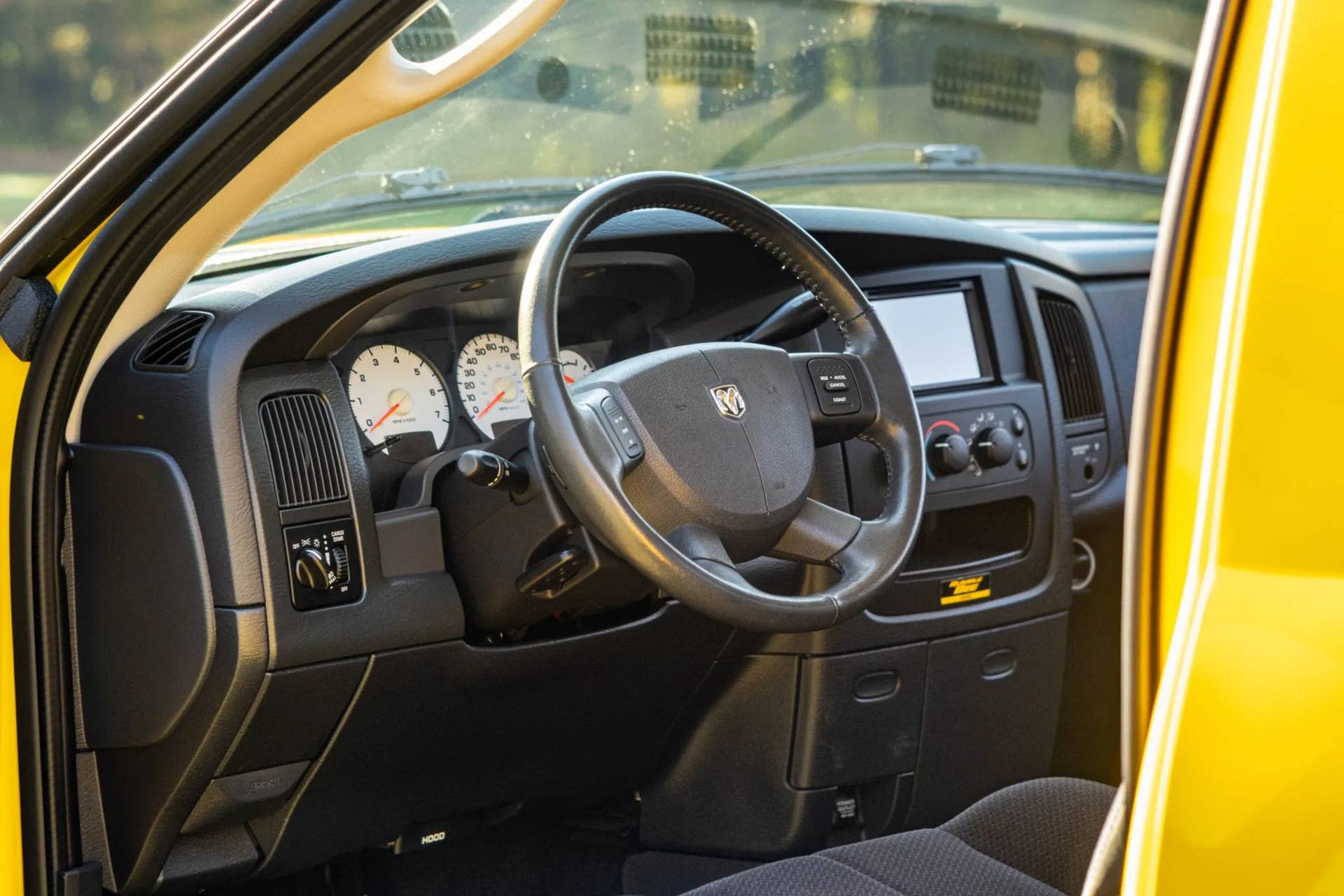Dodge Ram 1500 Rumble Bee wheel interior