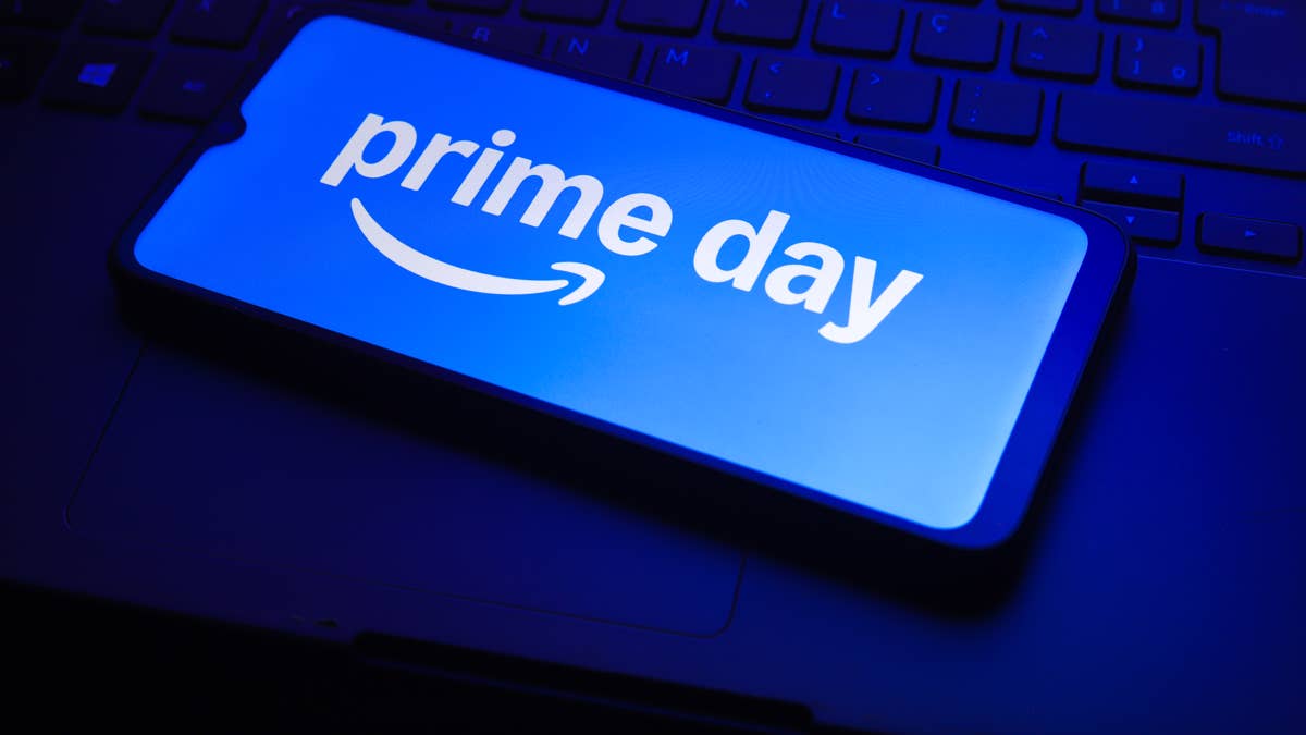 Amazon Is Selling a Pen Flashlight for 65% Off, and It’s ‘Built to Withstand Everyday Wear and Tear’