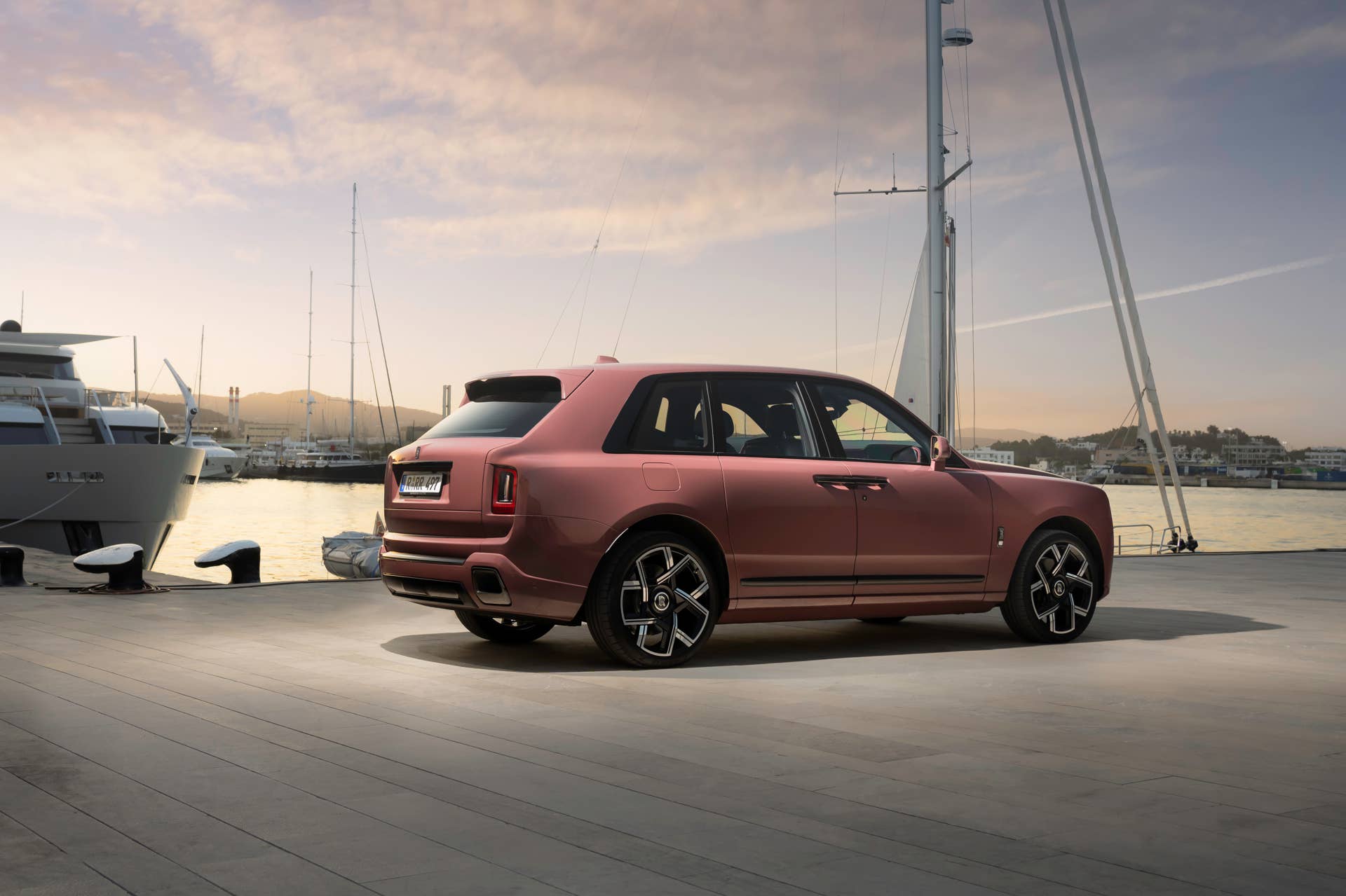 Laser Instrument Panel 2026 Rolls-Royce Cullinan Review, Specs, Pricing, and Warranty - Autoblog