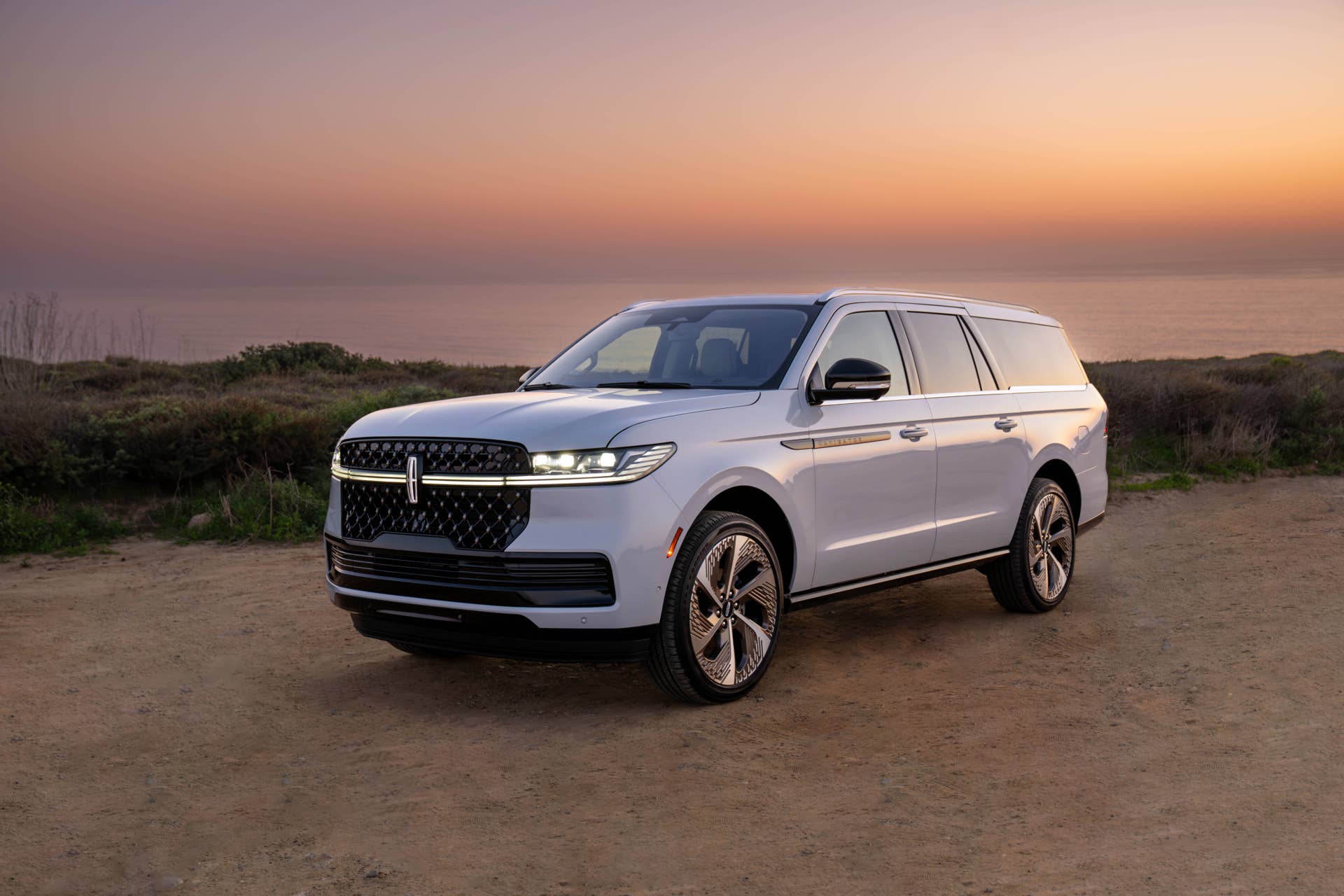 2027 Lincoln Navigator Review, Specs, Pricing, and Warranty - Autoblog