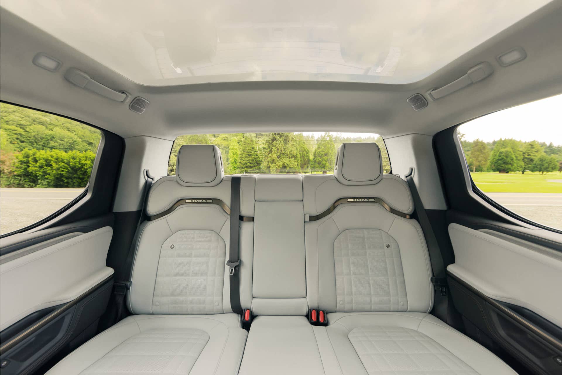 2026 Rivian R1T Review, Specs, Pricing, and Warranty - Autoblog