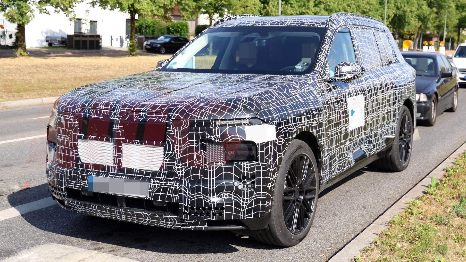 The Silent M-Power Pivot: BMW’s 800-HP Gamble on Subtlety — image 2