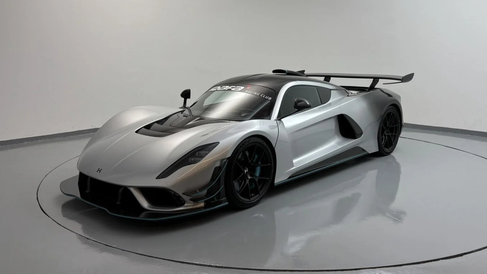 ハイブリッジです This 1,800-HP Hennessey Venom F5 Is A 300-MPH Collector's