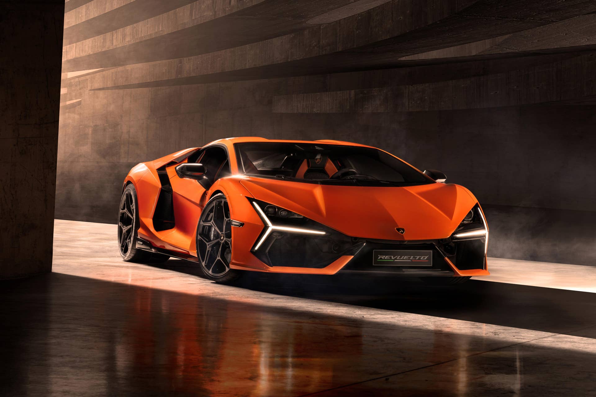 2025 Lamborghini Revuelto Review, Specs, Pricing, and Warranty