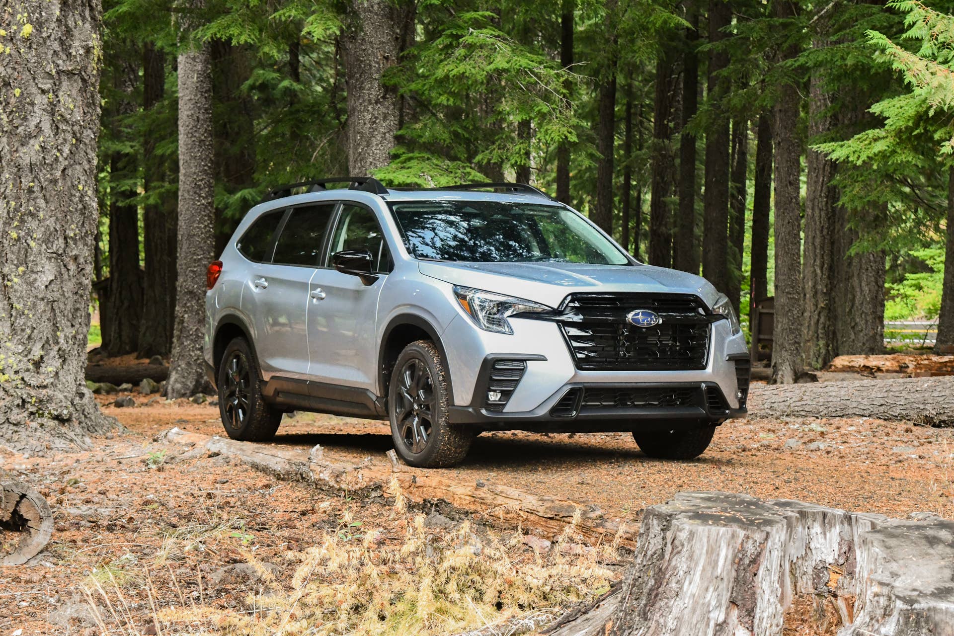 The front side profile of the Subaru Ascent