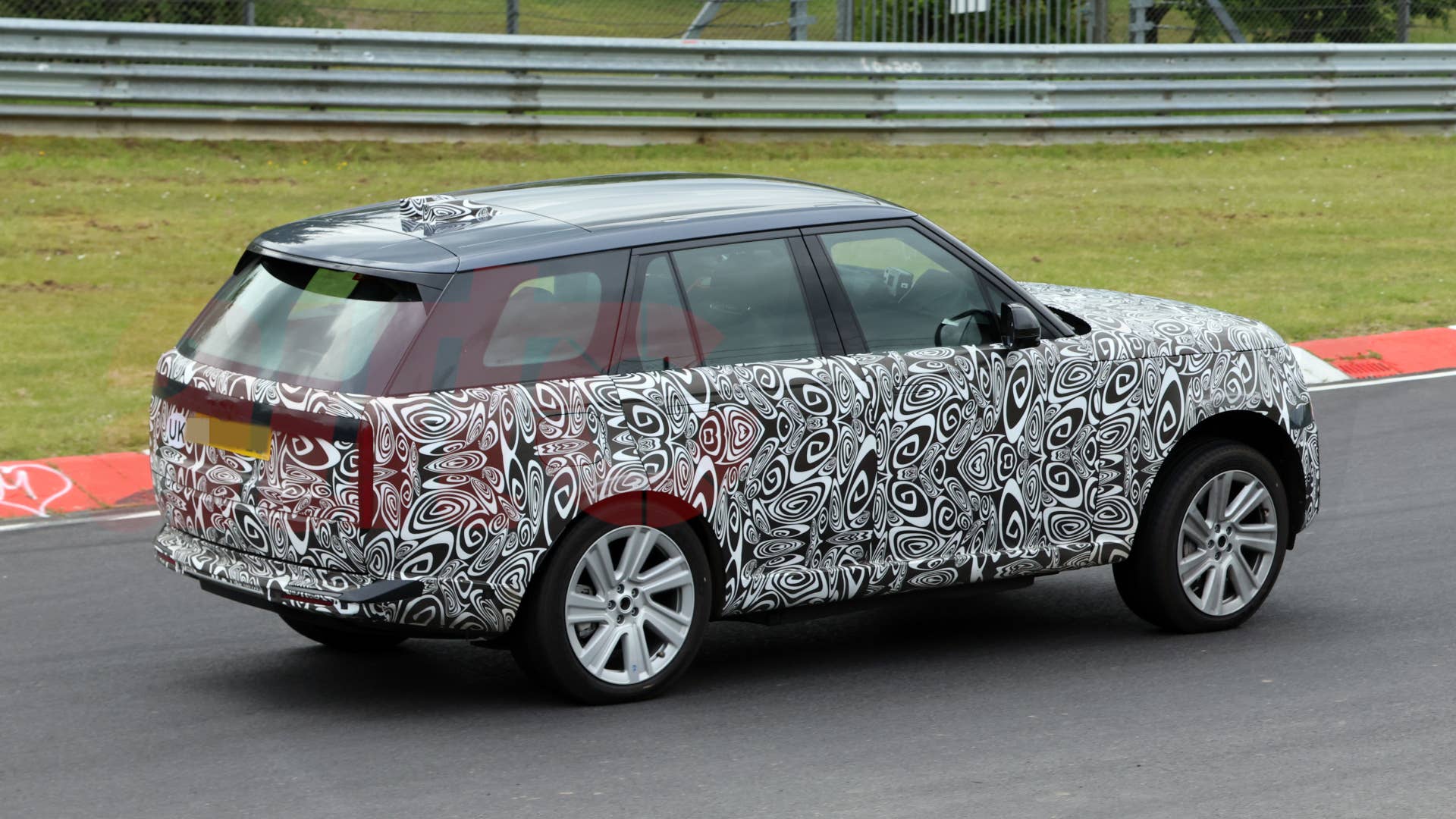 2027 Range Rover prototype spy shot