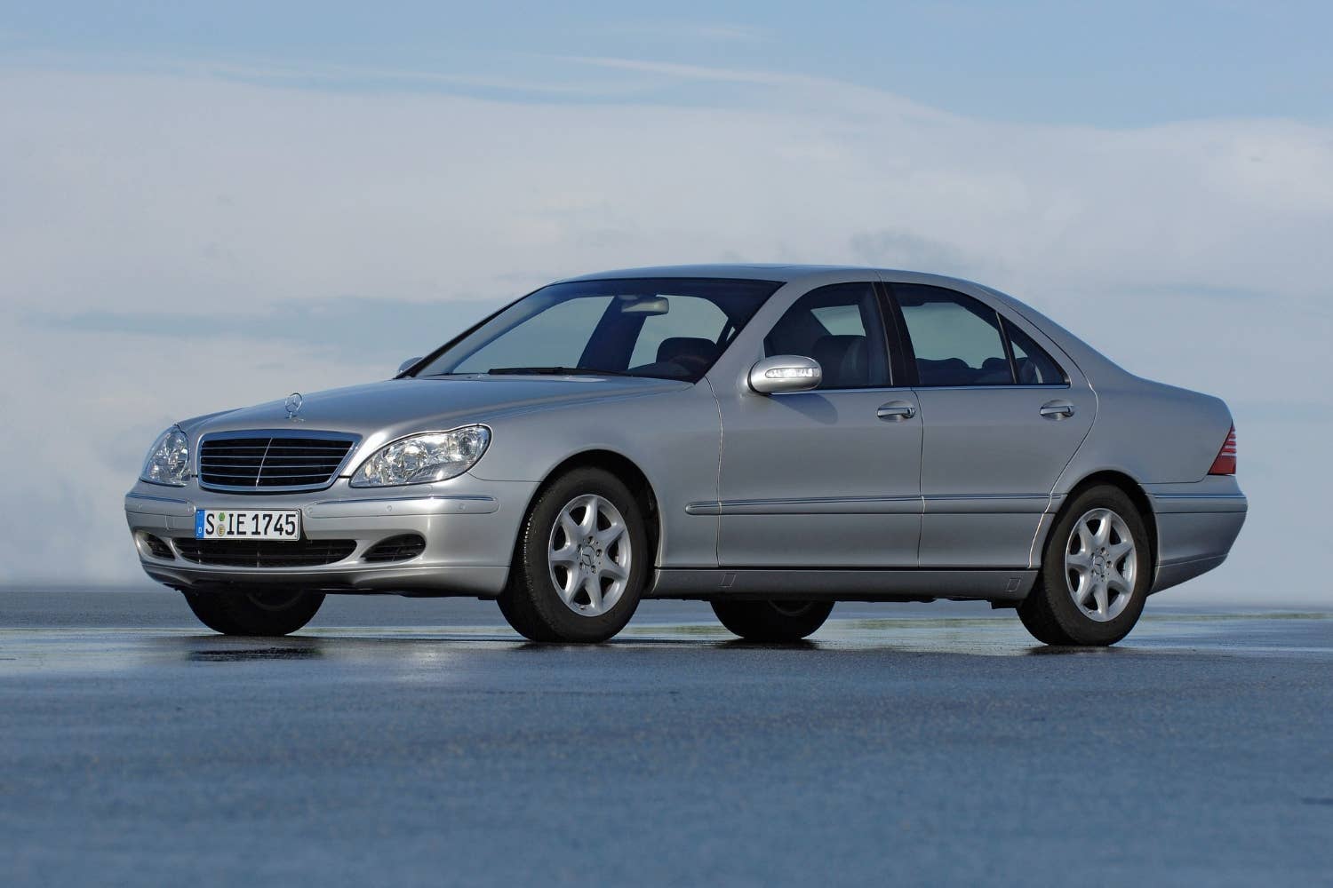 W220 Mercedes-Benz S-Class