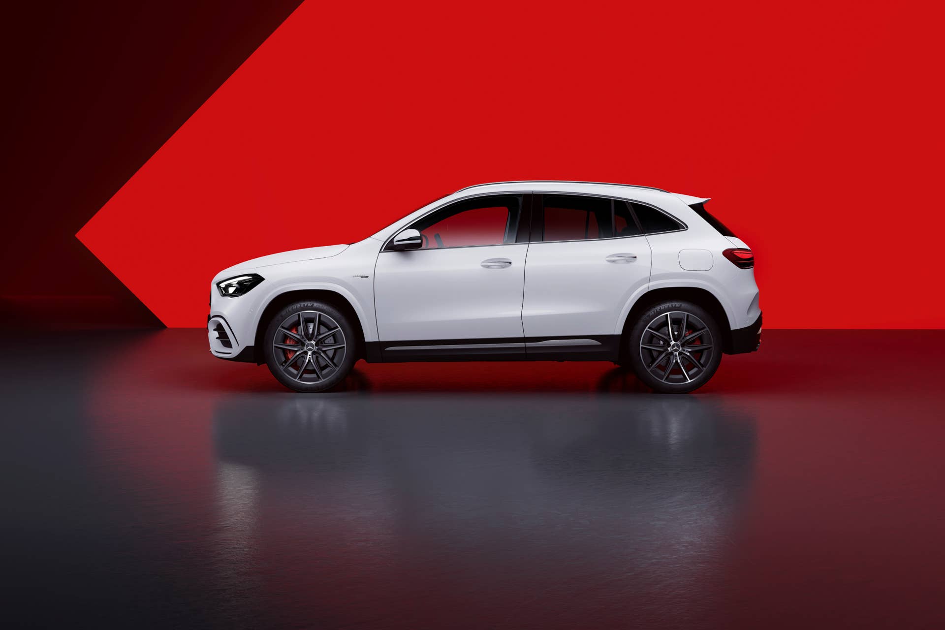 2025-2026 Mercedes-AMG GLA 35 in Polar White side view